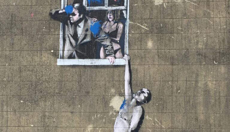 banksy-mural-be-sold-with-building