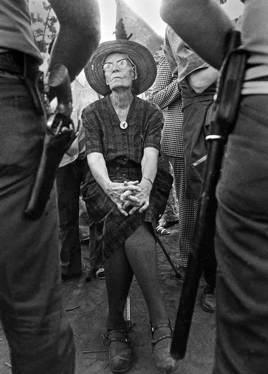 dorothy day protest bob fitch