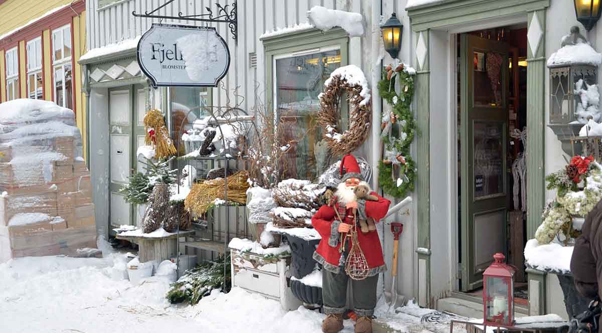 roros norway snowy street