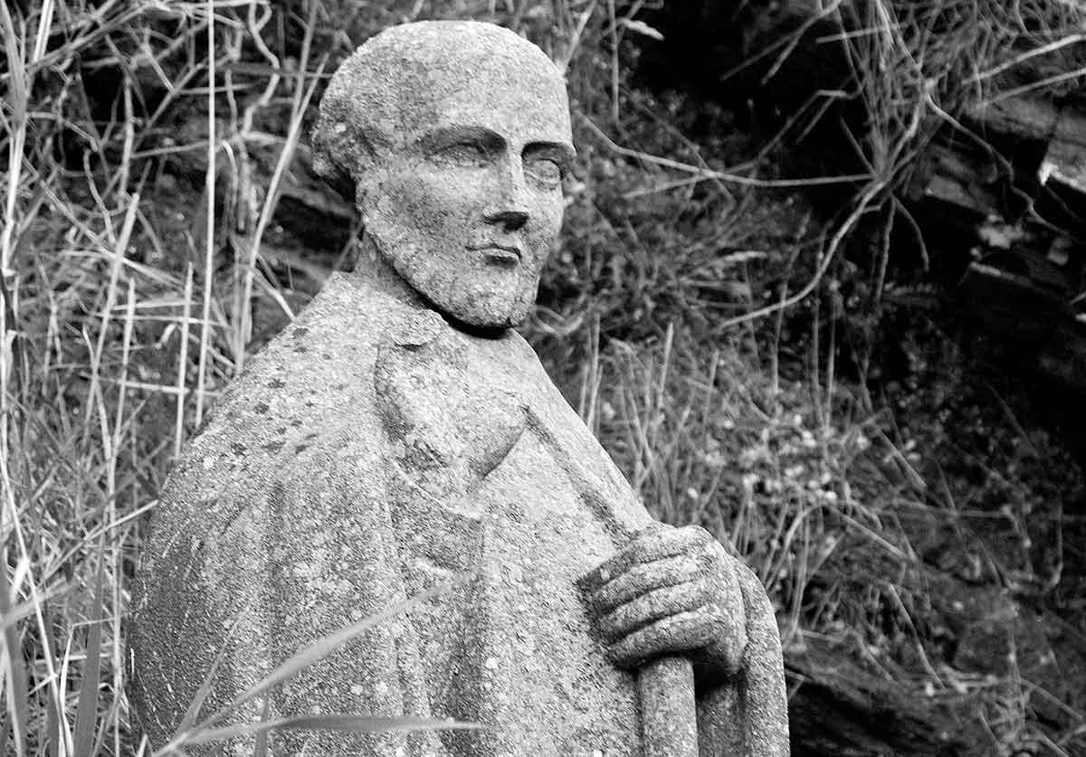 saint gildas statue france rhuys